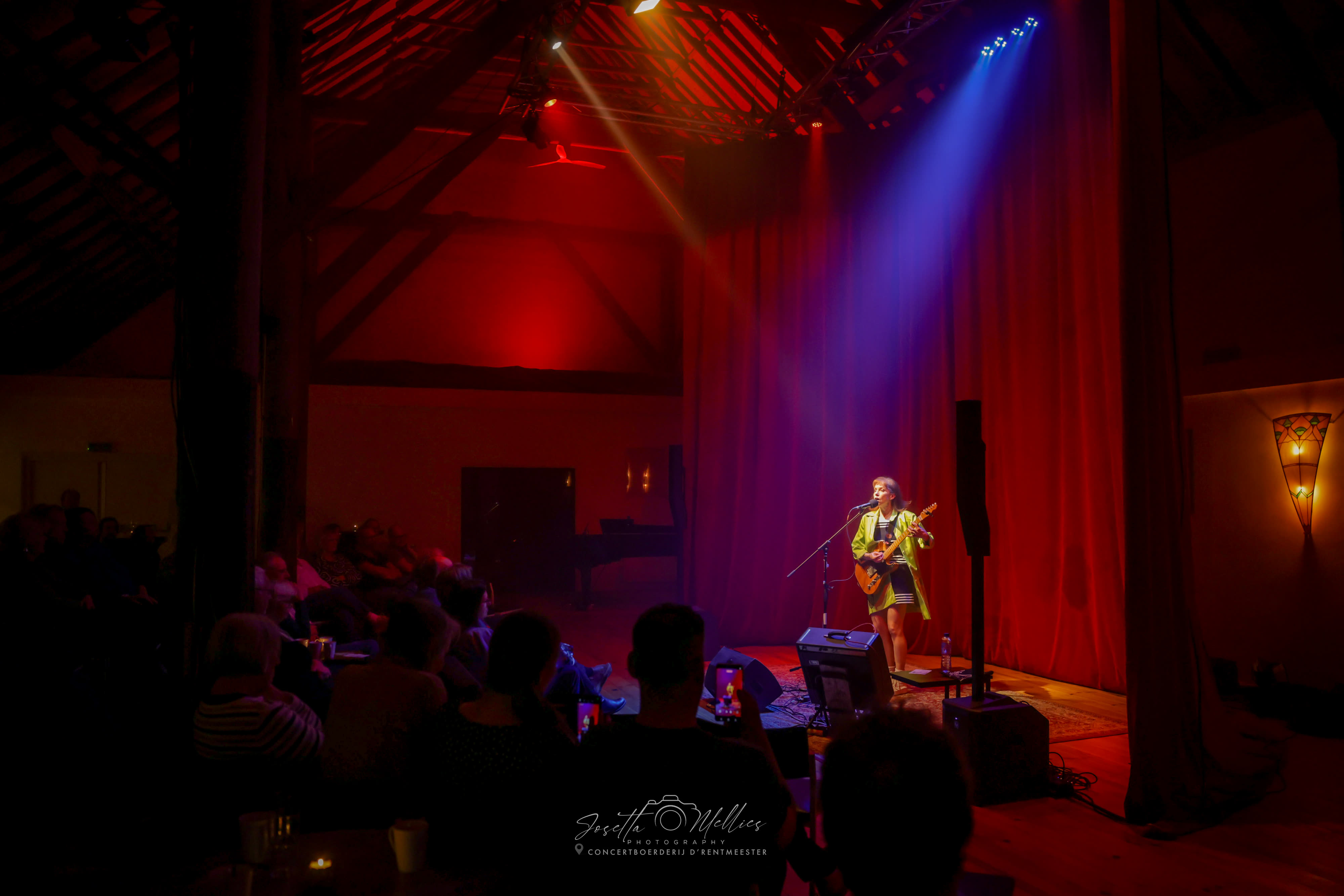Selina Martin live · Valthermond NL, photo by Josetta Mellies